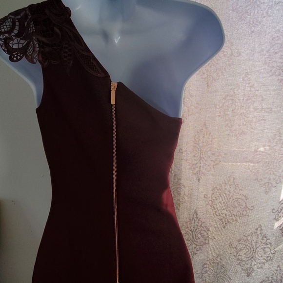 Cold shoulder, mid length dress - Picture 6 of 8